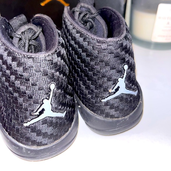 Jordan’s - Picture 3 of 4